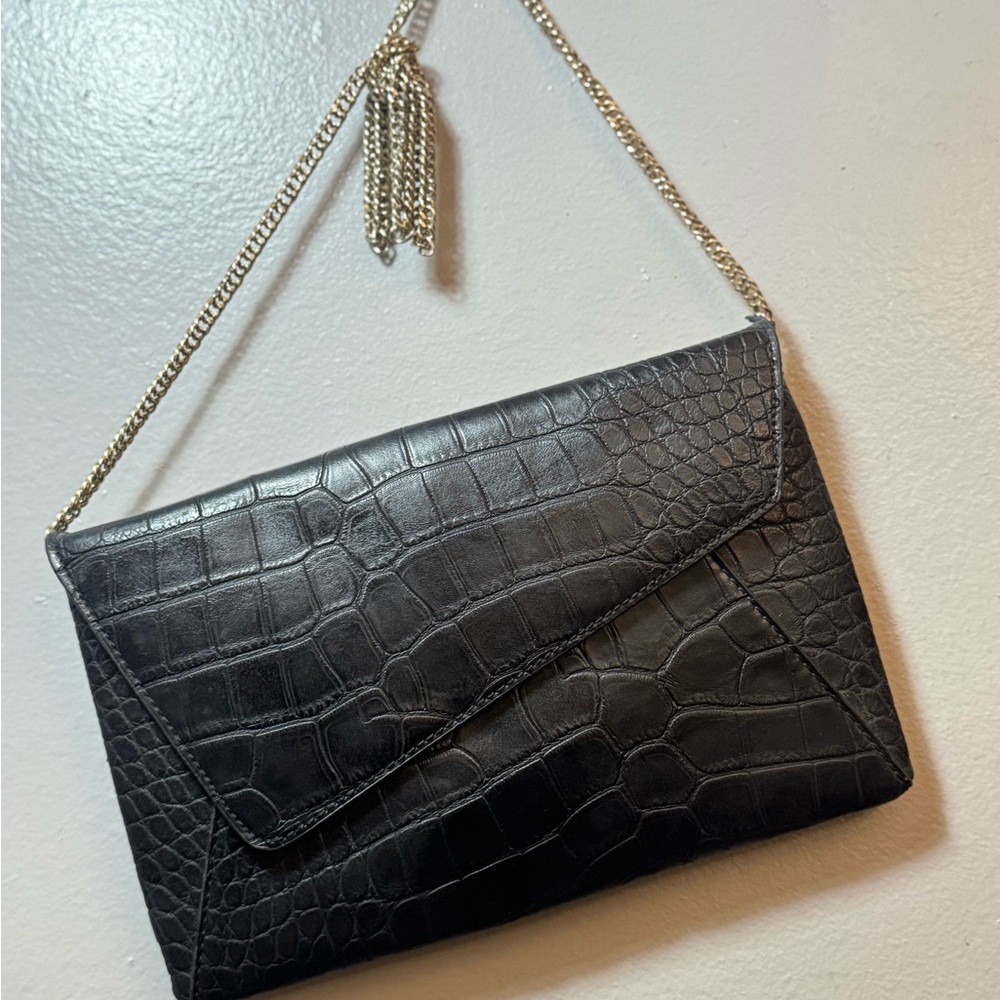 Elegant Black Crocodile-Patterned Clutch